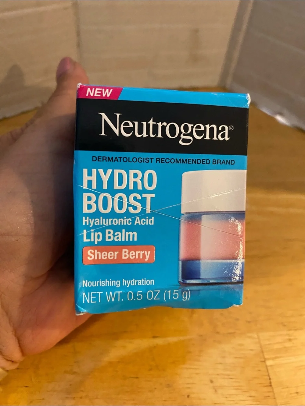 Neutrogena Hydro Boost Lip Balm Sheer Berry NIB .5 oz